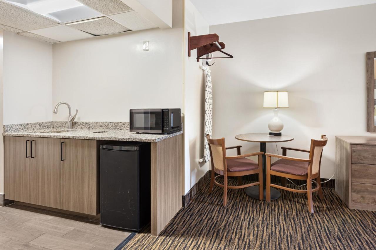 | Americana Motor Inn on Boardwalk