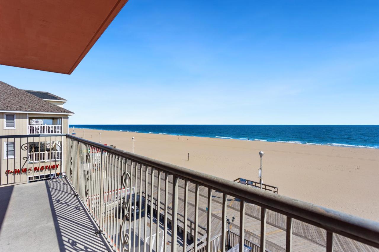 | Americana Motor Inn on Boardwalk