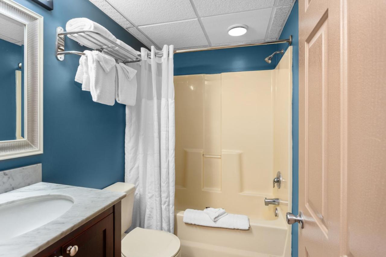| Americana Motor Inn on Boardwalk