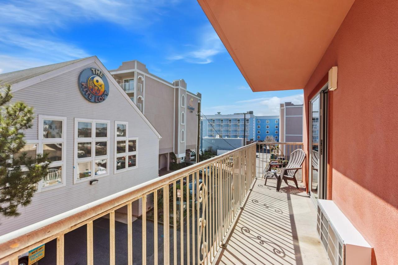 | Americana Motor Inn on Boardwalk
