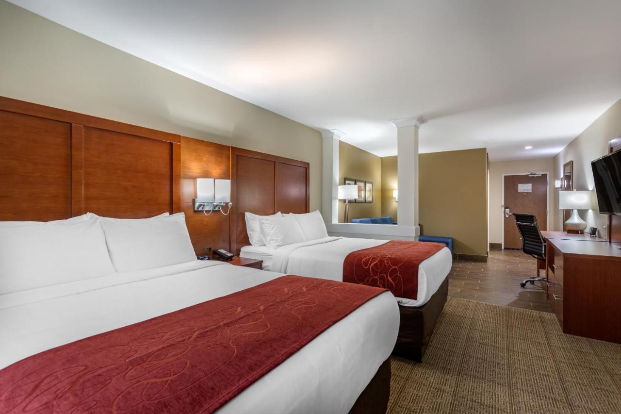 Standard Queen Suite with Two Queen Beds and Sofa Bed at Comfort Suites Bowling Green Southeast