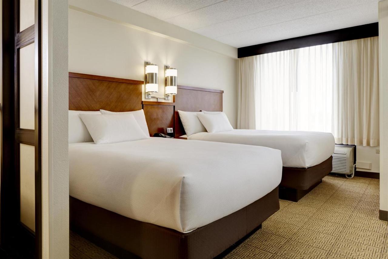 Double Room with Two Double Beds at BNA Suites