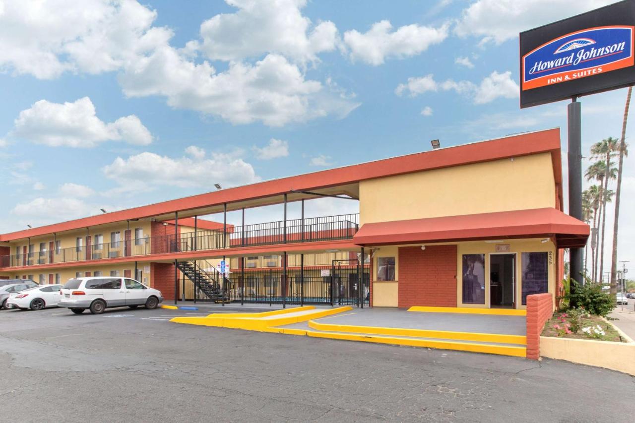 | Howard Johnson by Wyndham, Chula Vista/San Diego Hotel & Suites