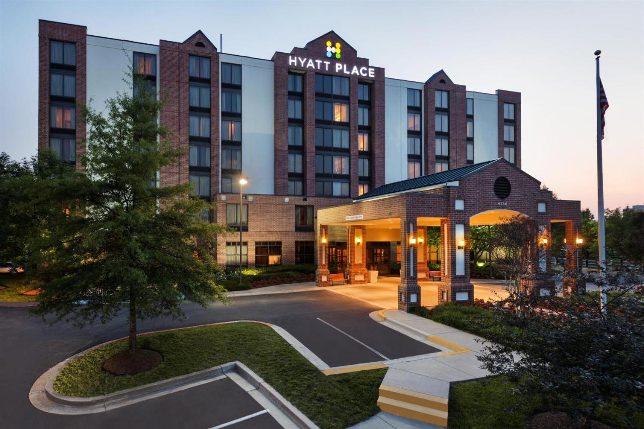 Ada King Shower at Hyatt Place Baltimore/Owings Mills