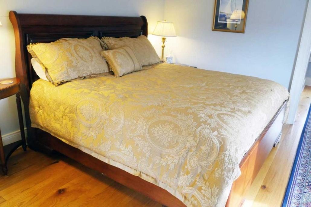 | Compass Rose Inn