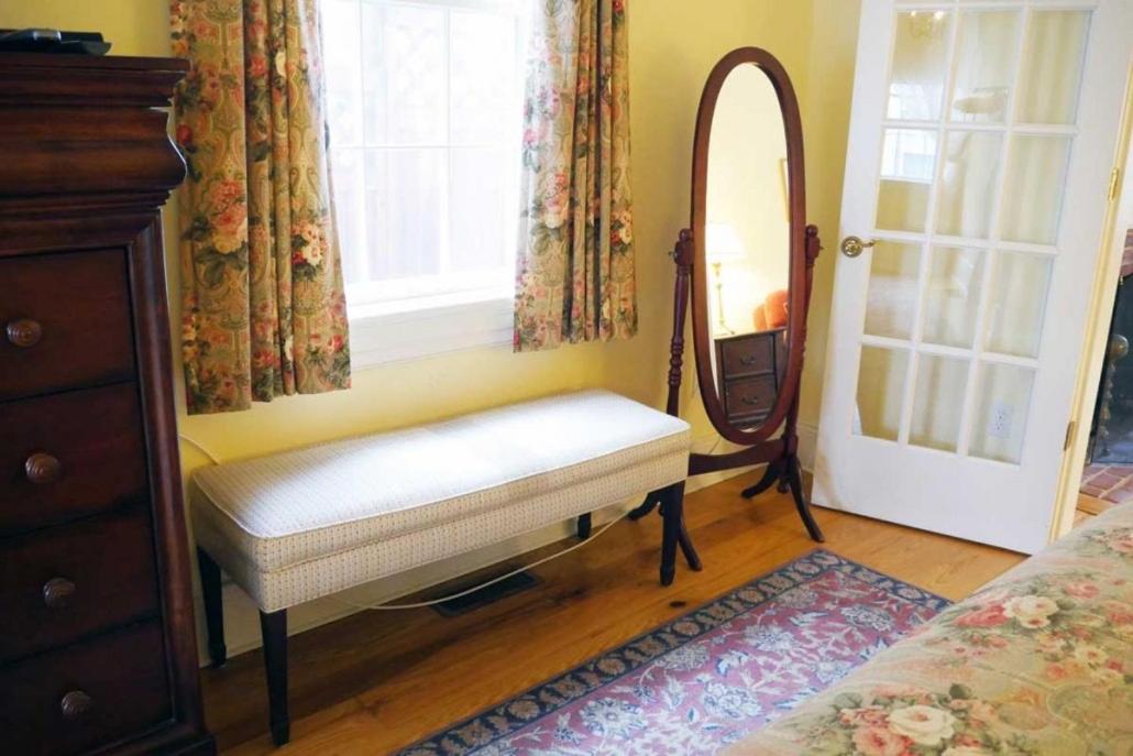 | Compass Rose Inn