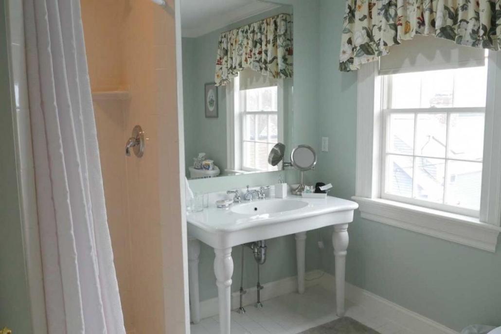 | Compass Rose Inn