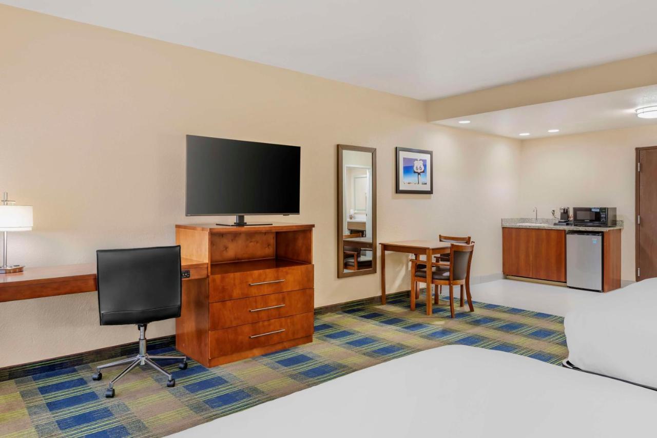 Large Queen Room with Two Queen Beds - Non-Smoking at Best Western Plus Heritage Inn Ontario Rancho Cucamonga