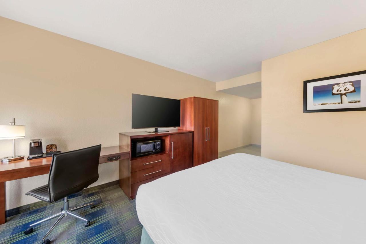 King Room - Mobility Access/Non-Smoking at Best Western Plus Heritage Inn Ontario Rancho Cucamonga