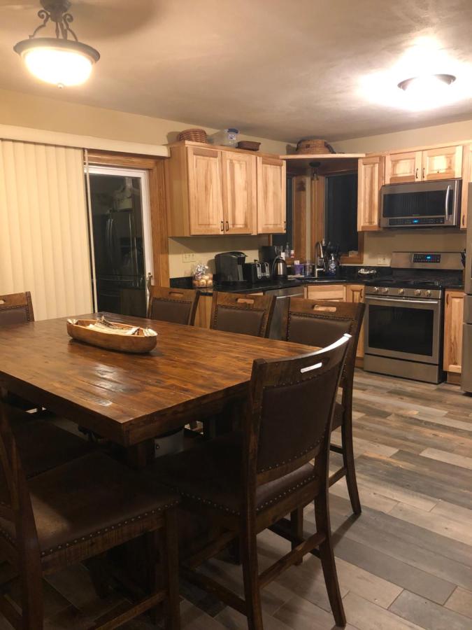 | Rough Cut Lodge