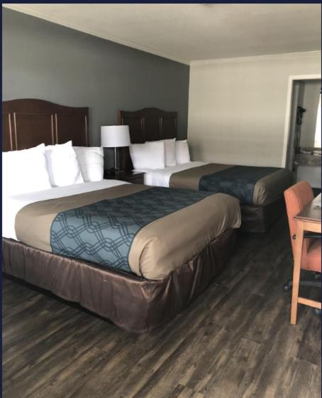 | Econo Lodge