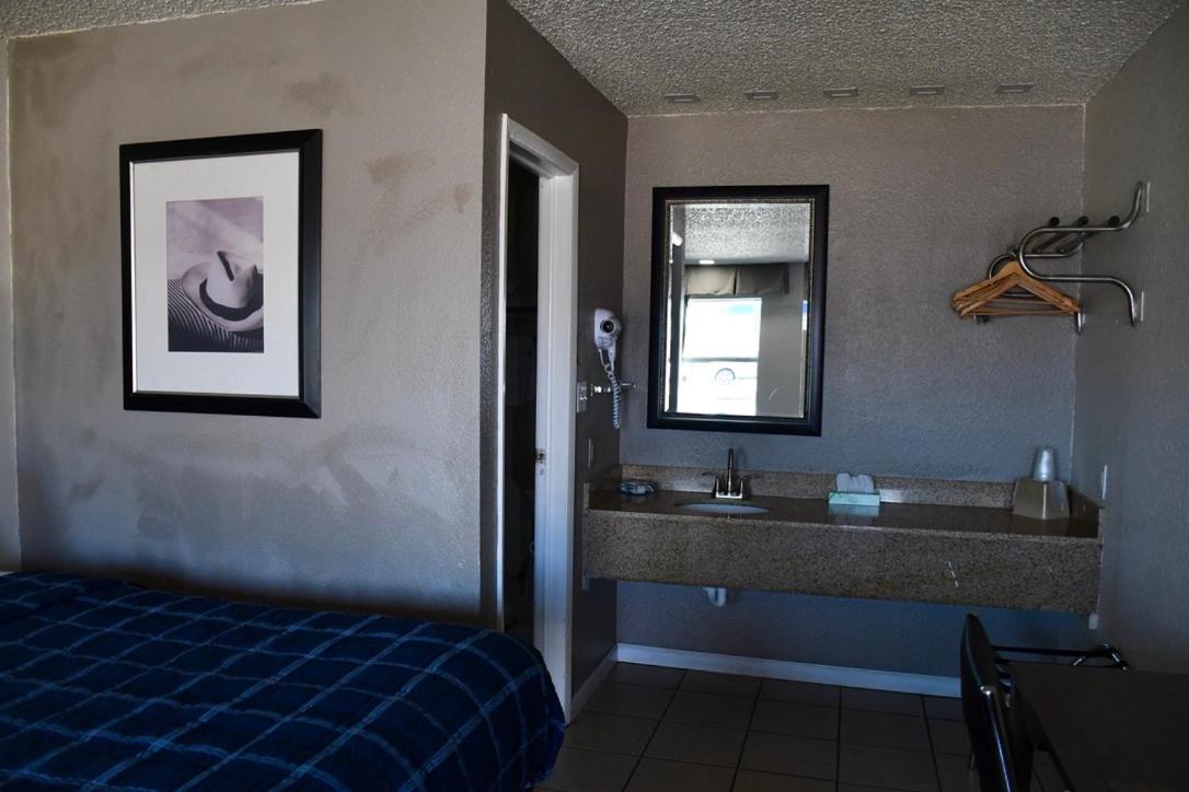 | Lockhart Inn