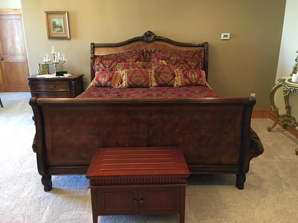  | Attwood House Bed and Breakfast near Manhattan, KS