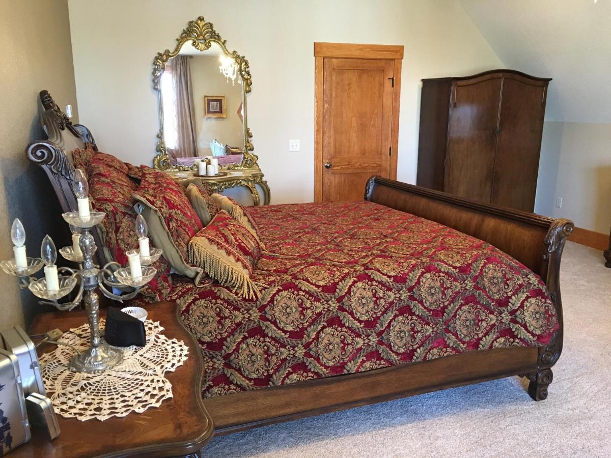  | Attwood House Bed and Breakfast near Manhattan, KS