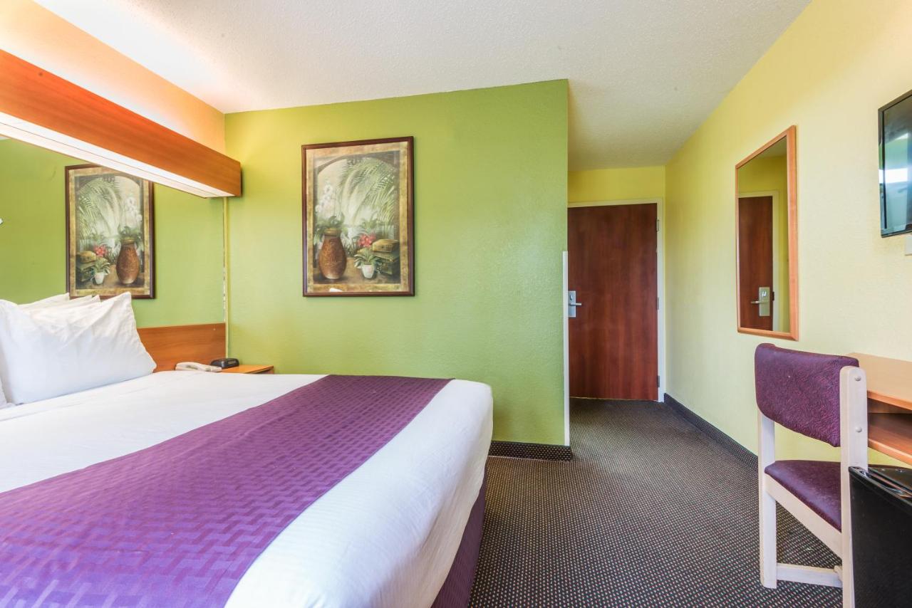 Queen Room - Disability Access - Non-Smoking at Microtel Inn & Suites by Wyndham Auburn