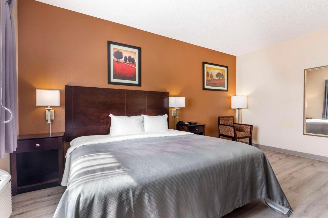 King Room - Disability Access at Quality Inn & Suites Wichita Falls I-44