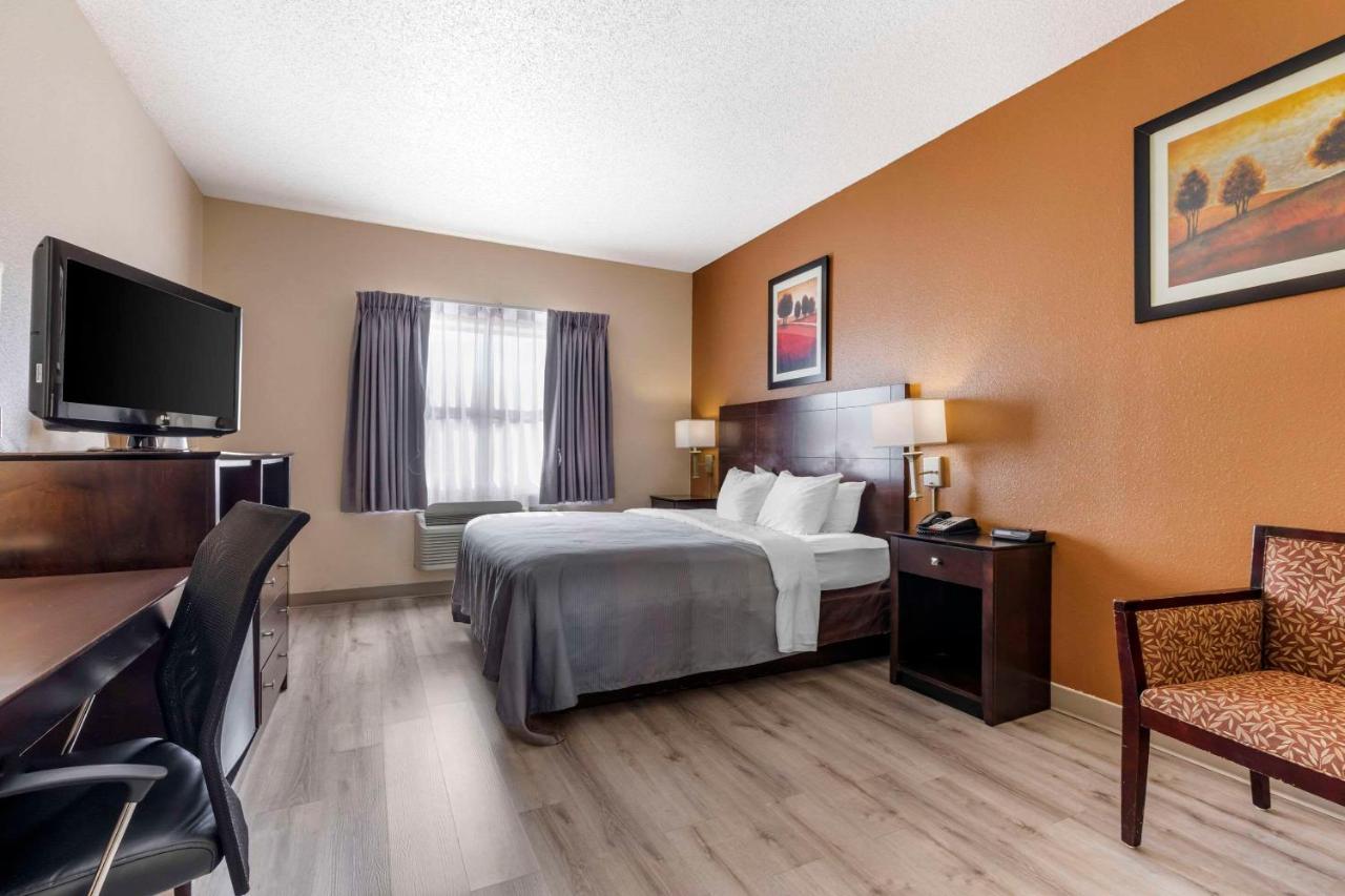 King Room - Disability Access at Quality Inn & Suites Wichita Falls I-44