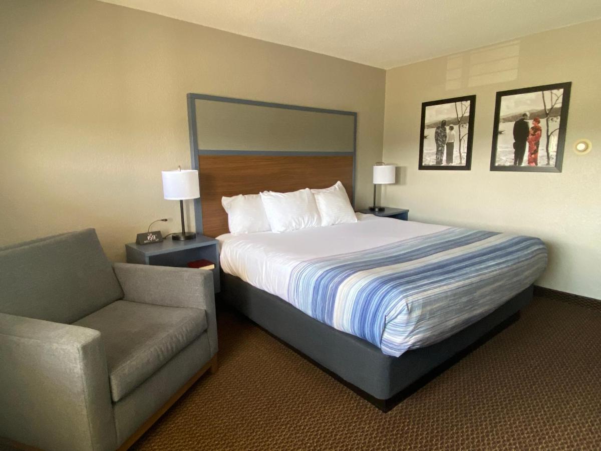 Queen Room - Non-Smoking at AmericInn by Wyndham New Richmond