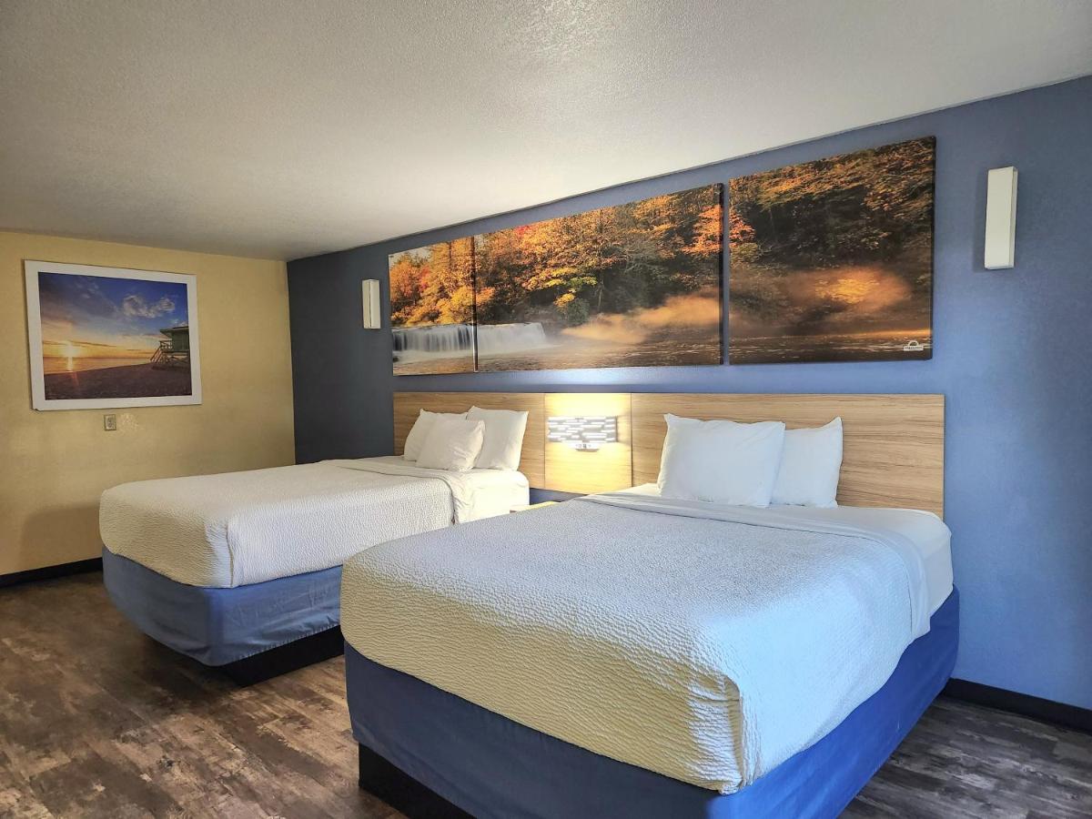 Queen Room with Two Queen Beds - Non-Smoking at Days Inn by Wyndham New Orleans Pontchartrain