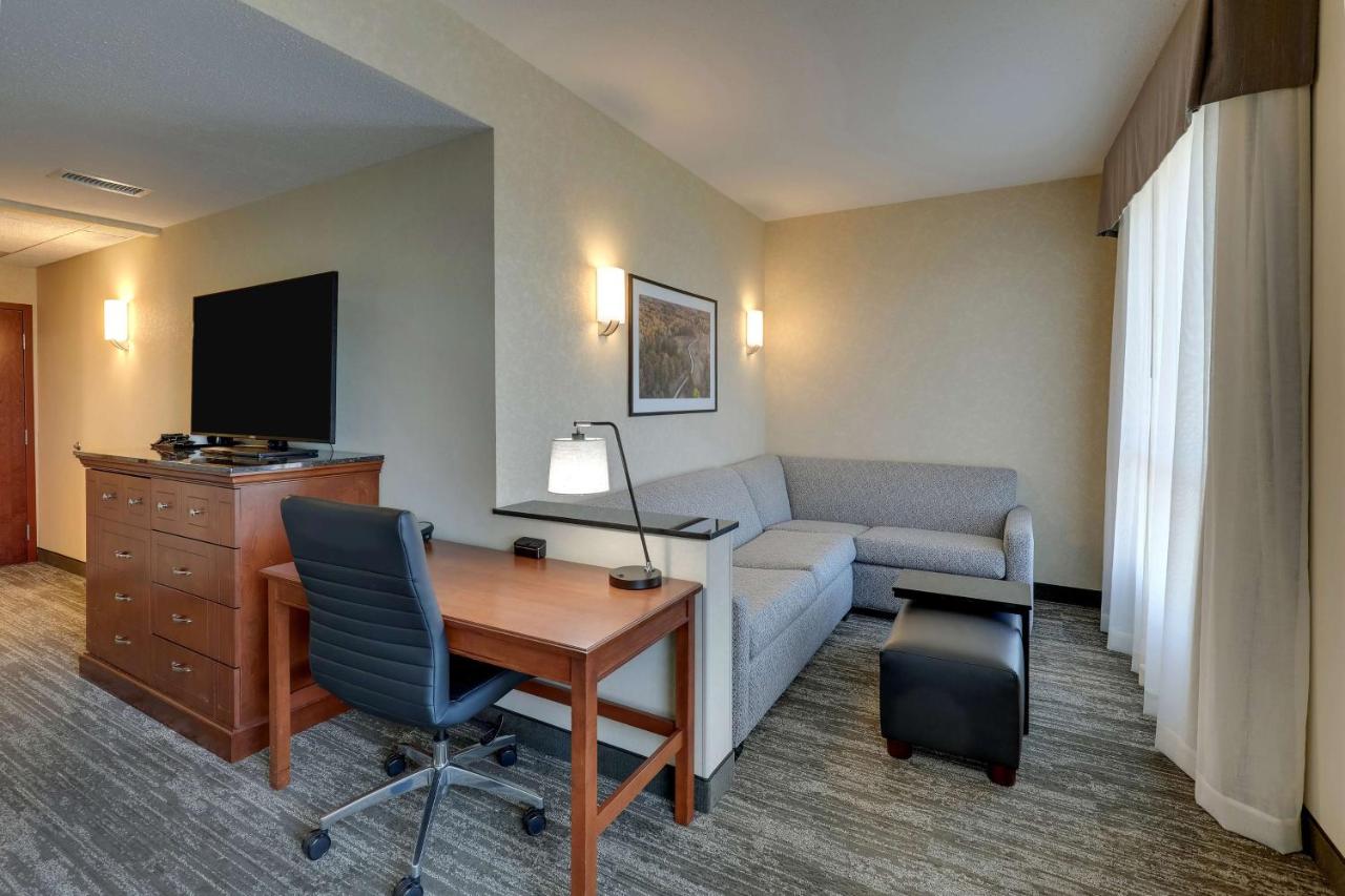 Oversized Deluxe King Room - Hearing Accessible at Drury Inn & Suites Mt. Vernon