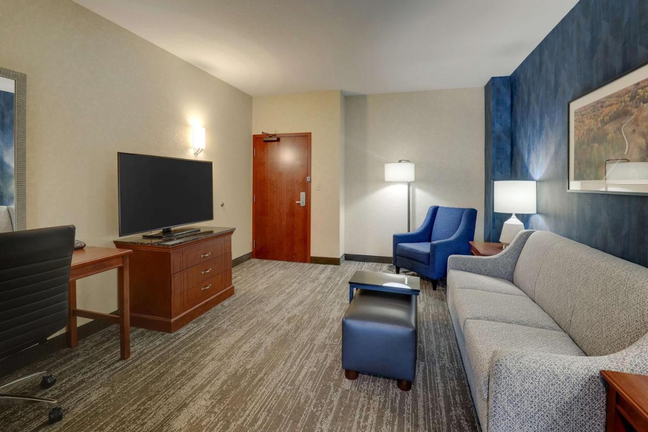 Deluxe Queen Suite with Two Queen Beds and Sofa Bed - High Floor at Drury Inn & Suites Mt. Vernon