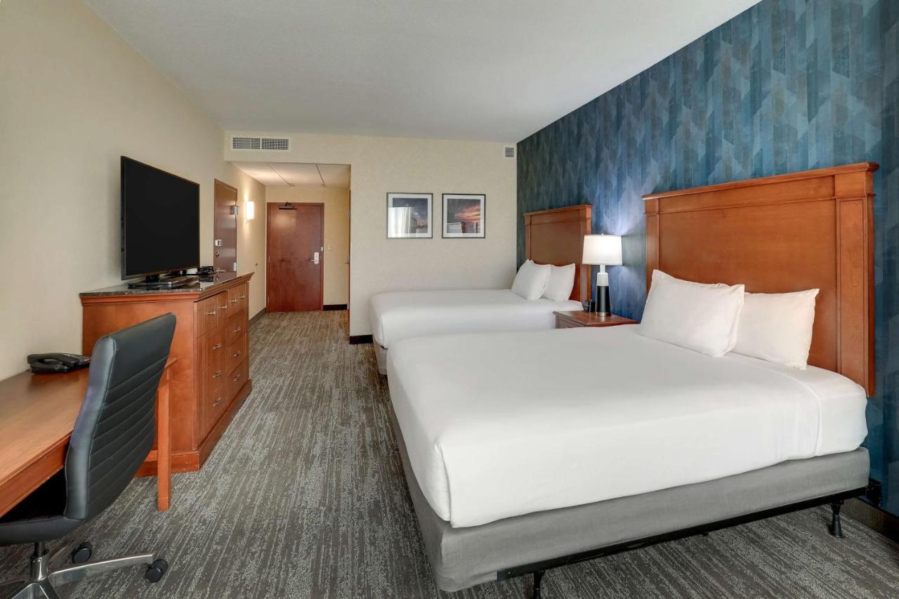 Superior Queen Room with Two Queen Beds - Accessible, Tub at Drury Inn & Suites Mt. Vernon