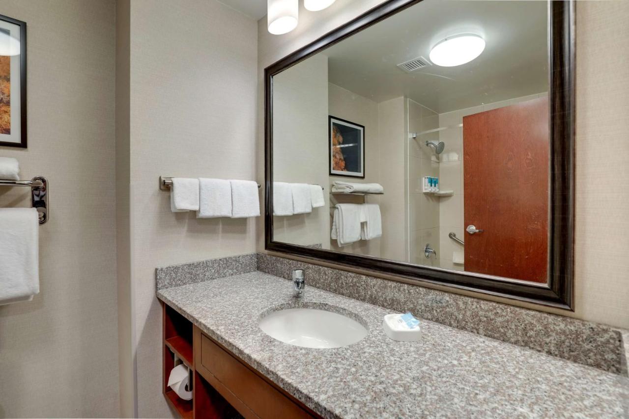 Deluxe King Room at Drury Inn & Suites Mt. Vernon