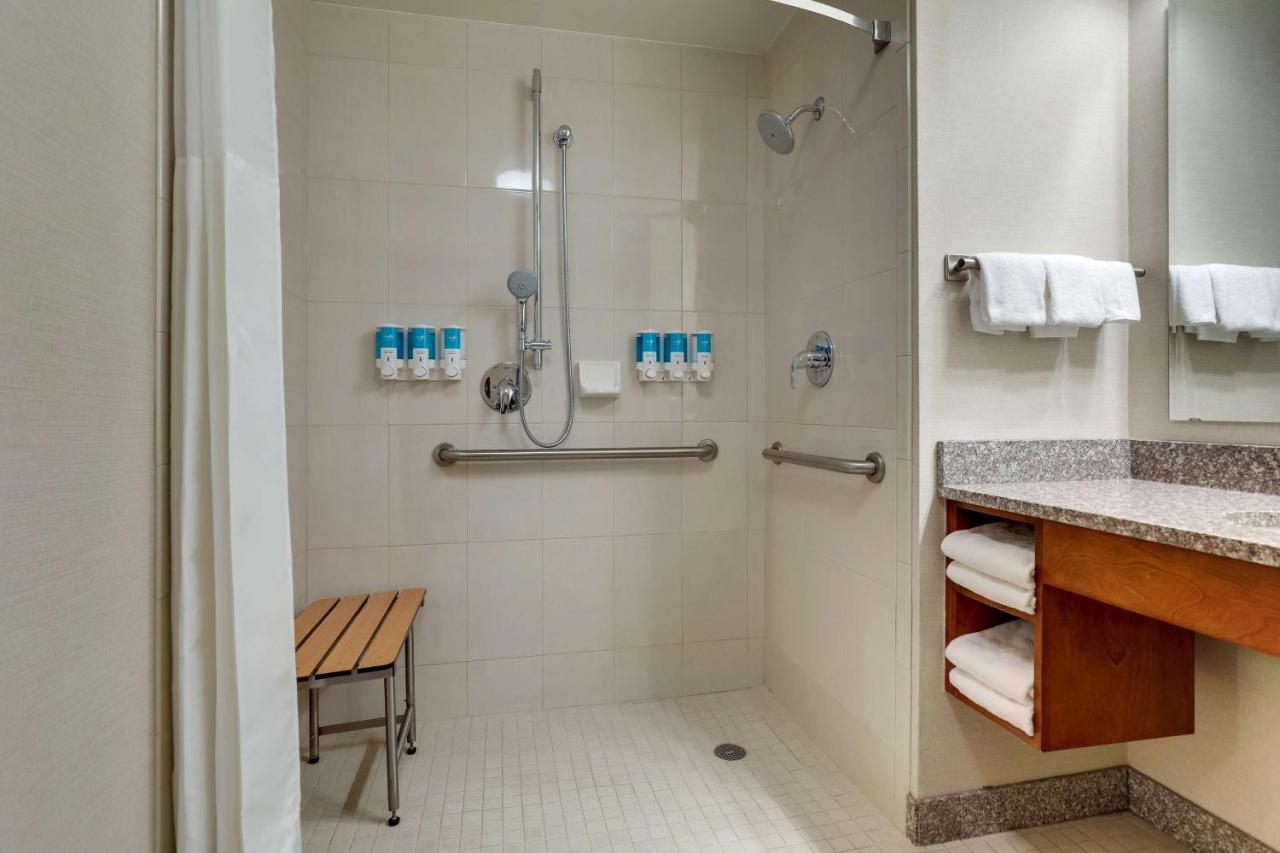 Deluxe King Room - Accessible, Roll-in Shower at Drury Inn & Suites Mt. Vernon