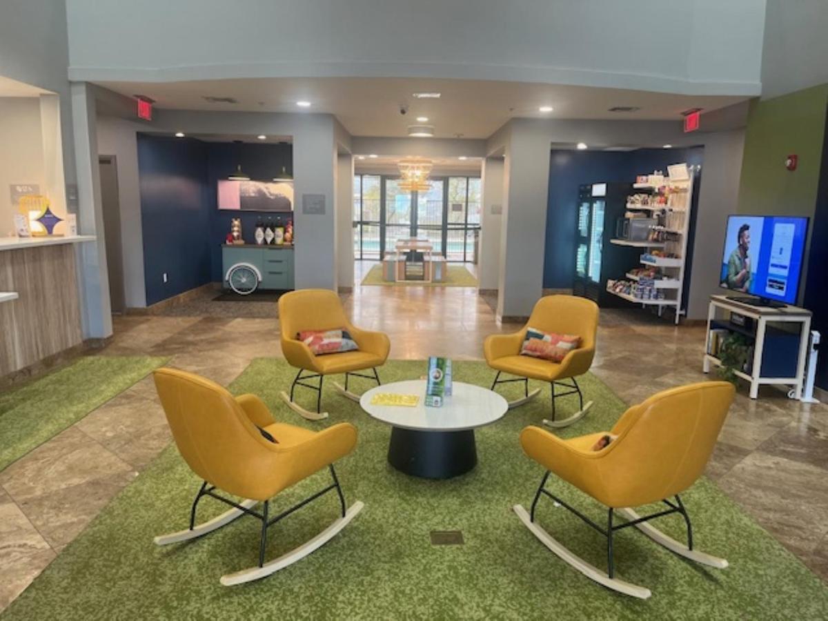 | Legacy Inn & Suites