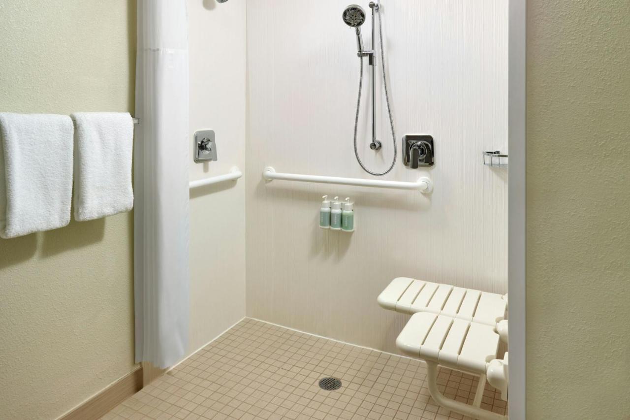 | Courtyard Greenville Haywood Mall