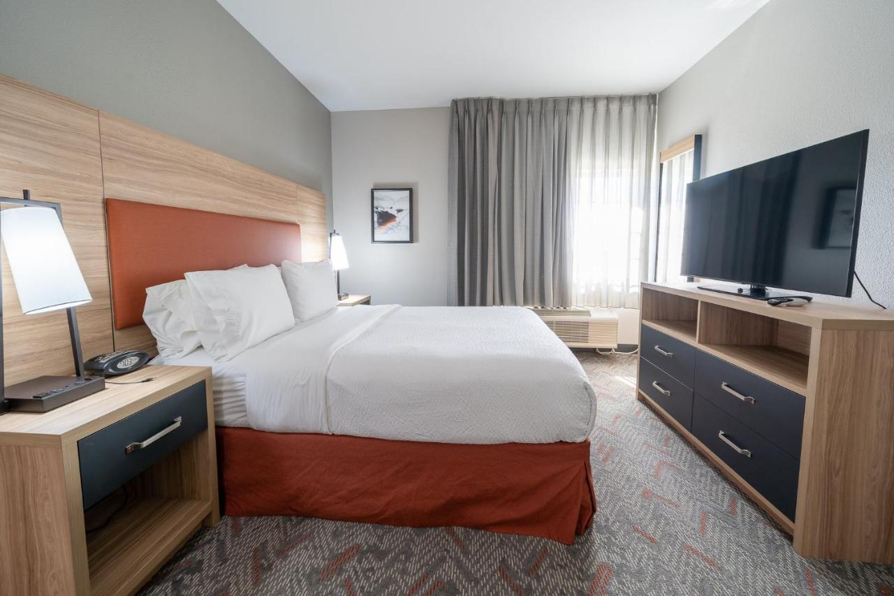 | Candlewood Suites Baytown, an IHG Hotel