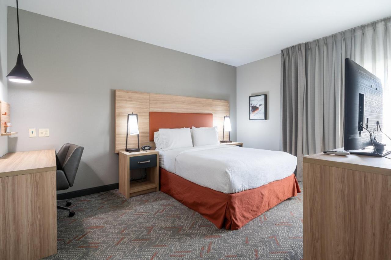 | Candlewood Suites Baytown, an IHG Hotel