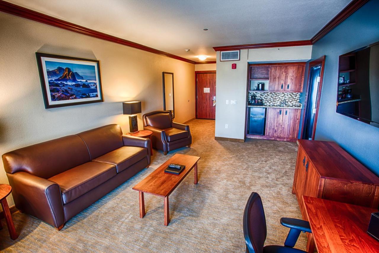 | Lucky 7 Casino & Hotel (Howonquet Lodge)
