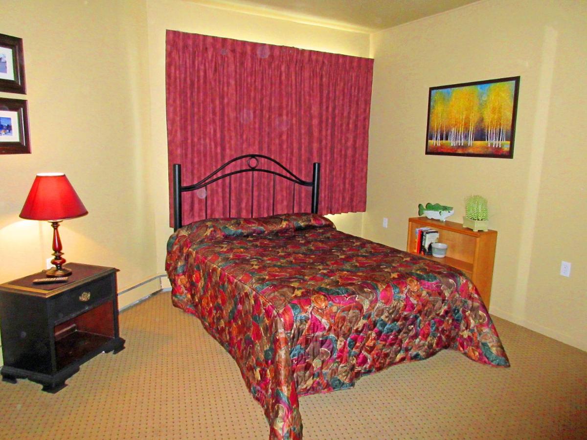 King Room at Soda Butte Lodge