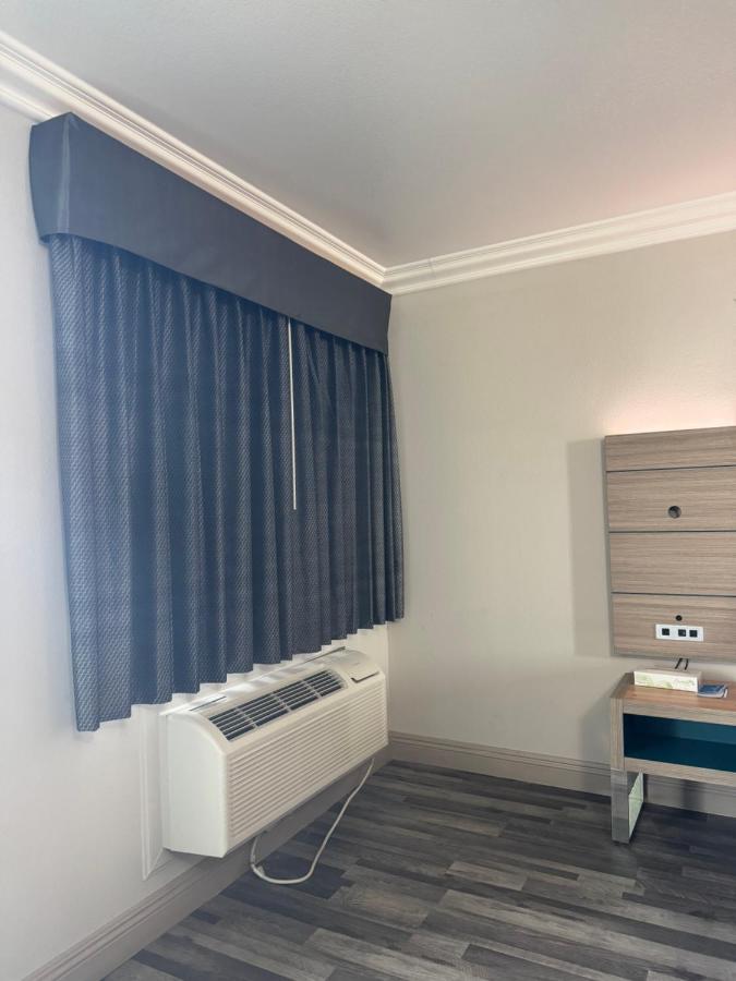 | Rodeway Inn Ventura