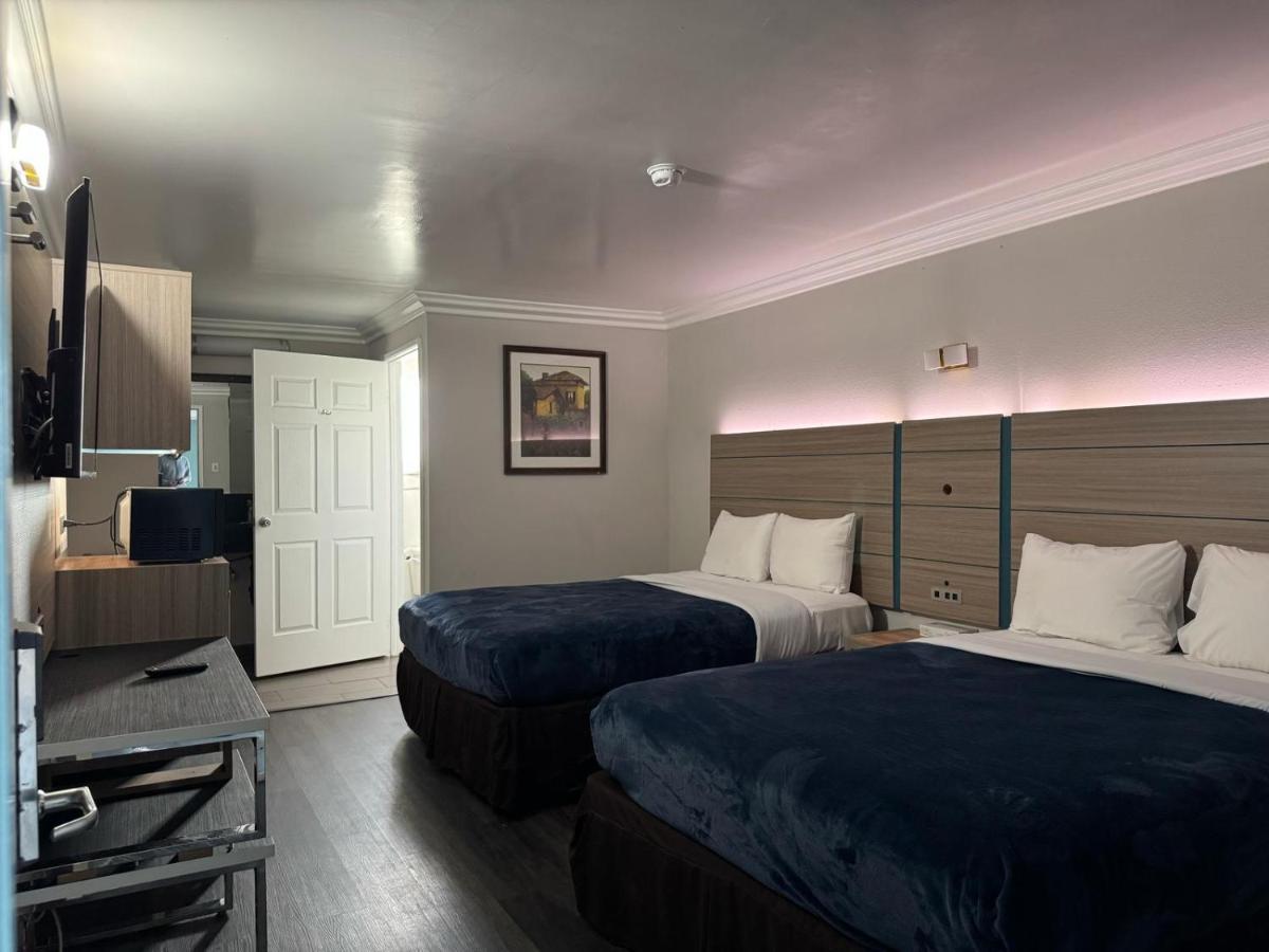 | Rodeway Inn Ventura