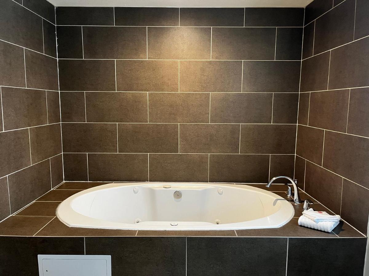 King Suite with Sofa Bed and Spa Bath - Non-Smoking at Comfort Suites Denver International Airport