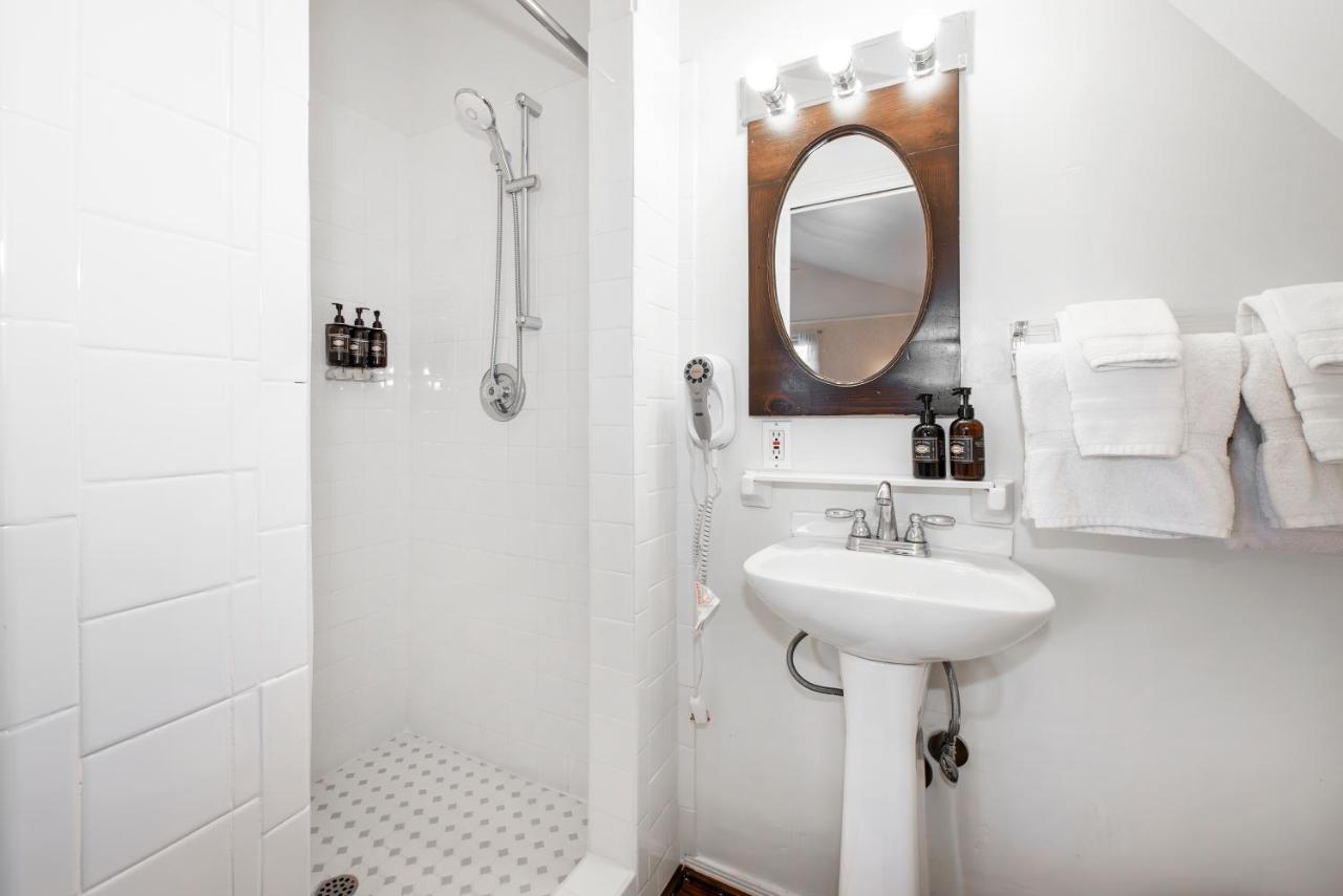 | Bath Street Inn