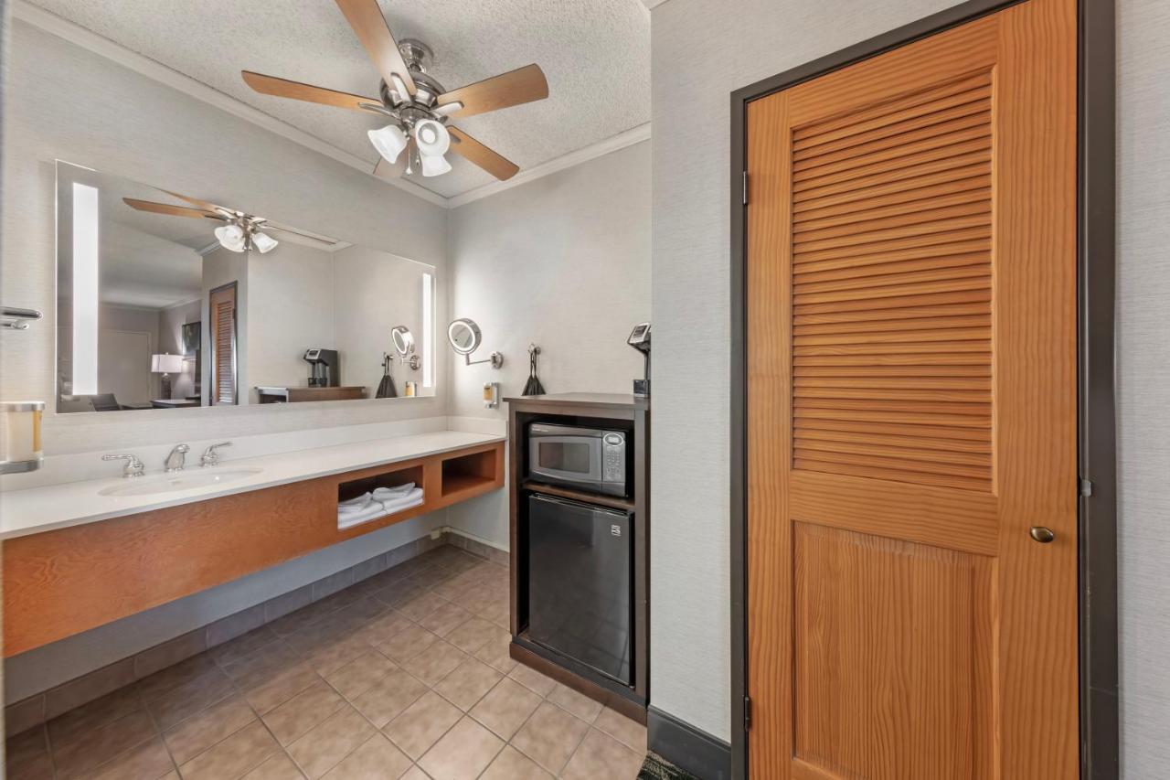  | Best Western Plus Black Oak