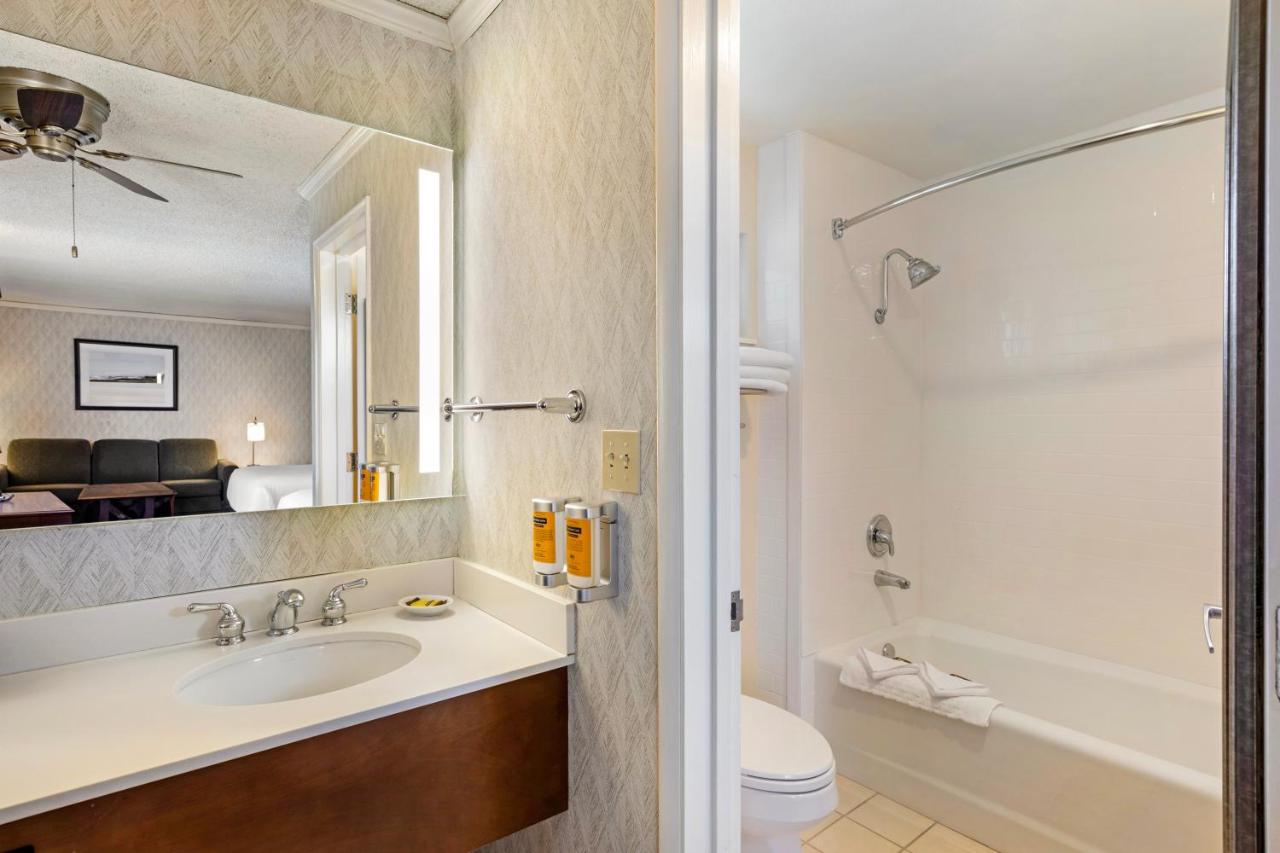 Queen Room with Two Queen Beds with Sofa Bed at Best Western Plus Black Oak