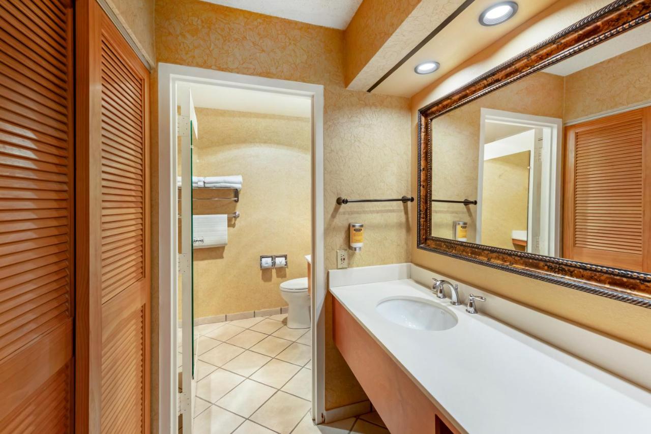 Family Suite - Non-Smoking at Best Western Plus Black Oak