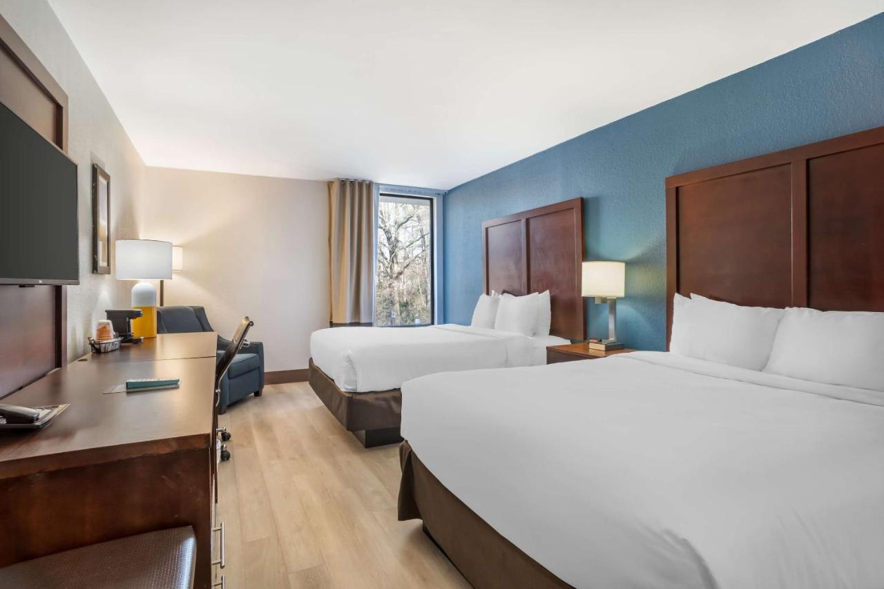 Queen Room with Two Queen Beds - Non-Smoking at Comfort Inn Charlotte Airport Uptown
