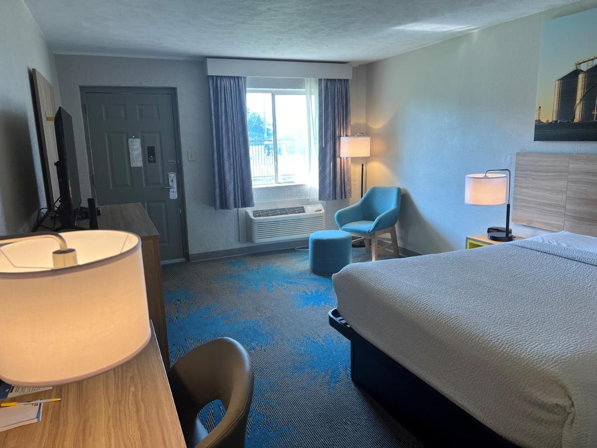 Queen Room - Non-Smoking at Days Inn by Wyndham Hays