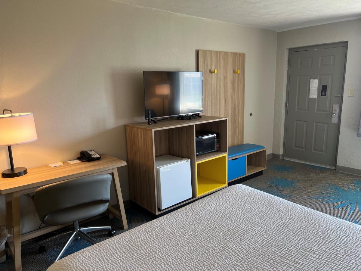 Queen Room - Non-Smoking at Days Inn by Wyndham Hays