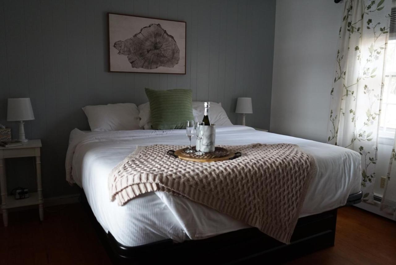 | Alamoosook Lakeside Inn Orland