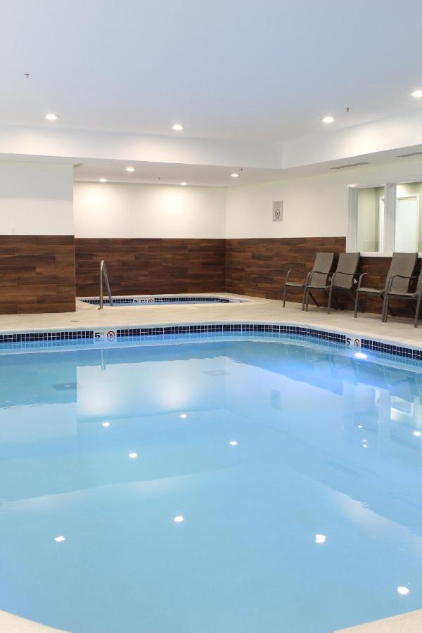 | Fairfield Inn & Suites Detroit Farmington Hills