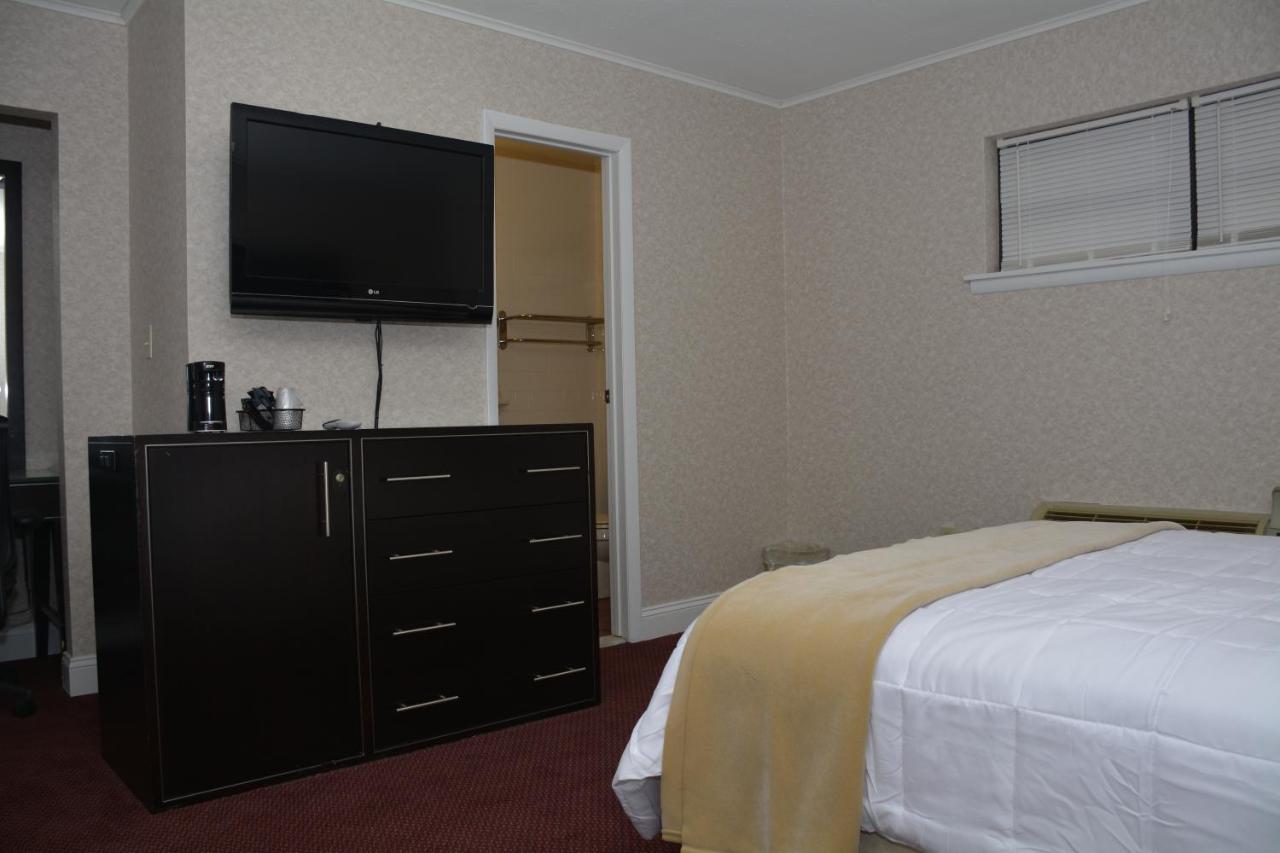 | Atlantic Inn and Suites - Wall Township