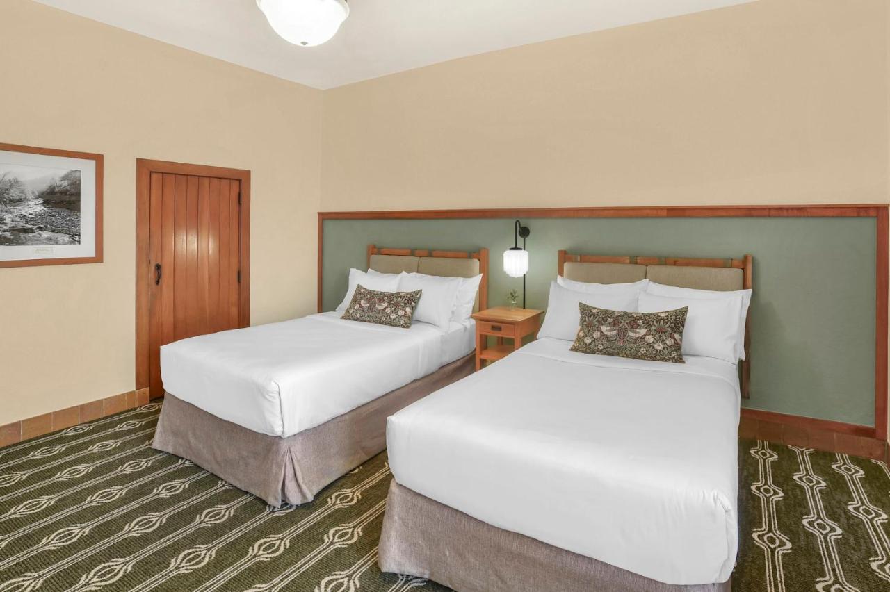 Mountain View Room with Two Double Beds at The Omni Grove Park Inn & Spa