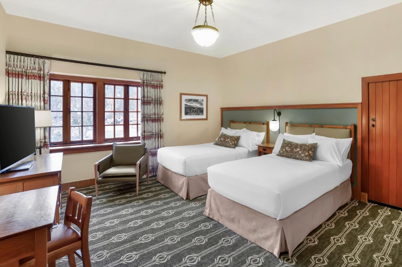 Resort Room with Two Double Beds at The Omni Grove Park Inn & Spa