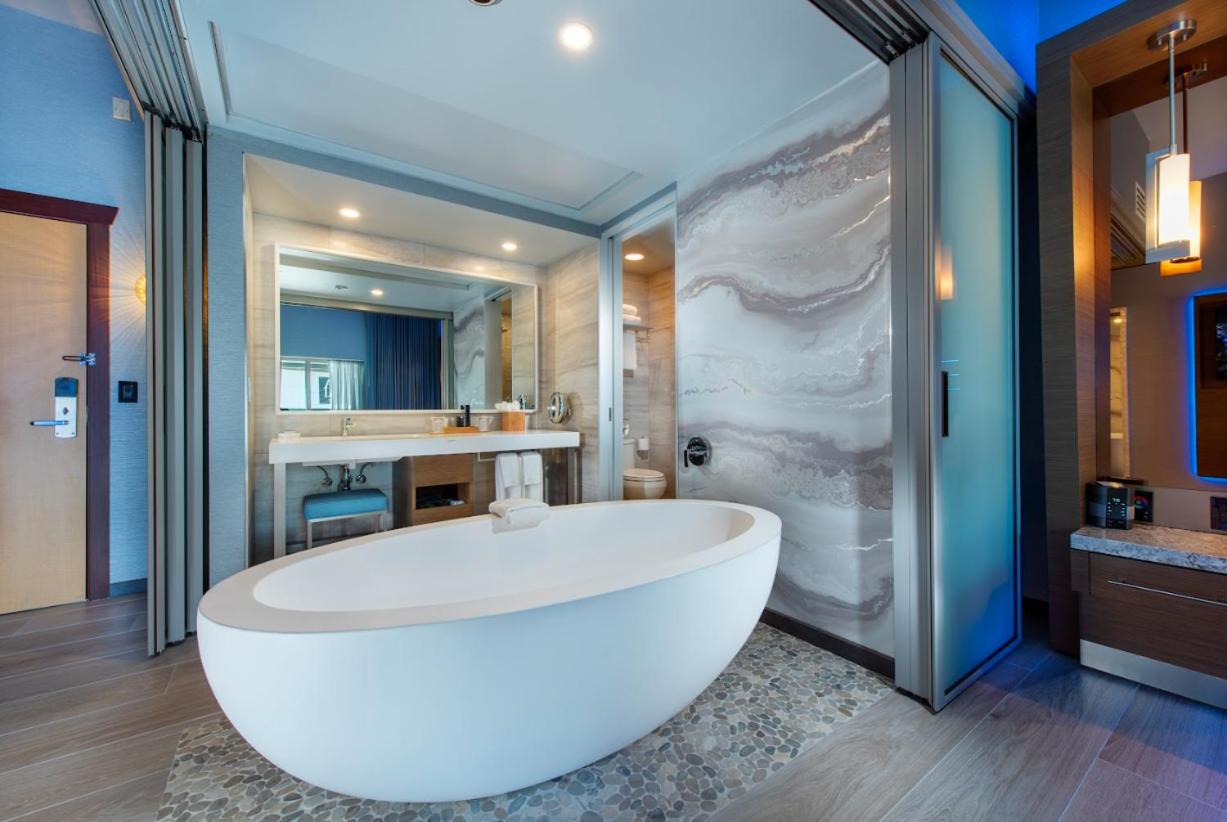 | Shade Hotel Manhattan Beach